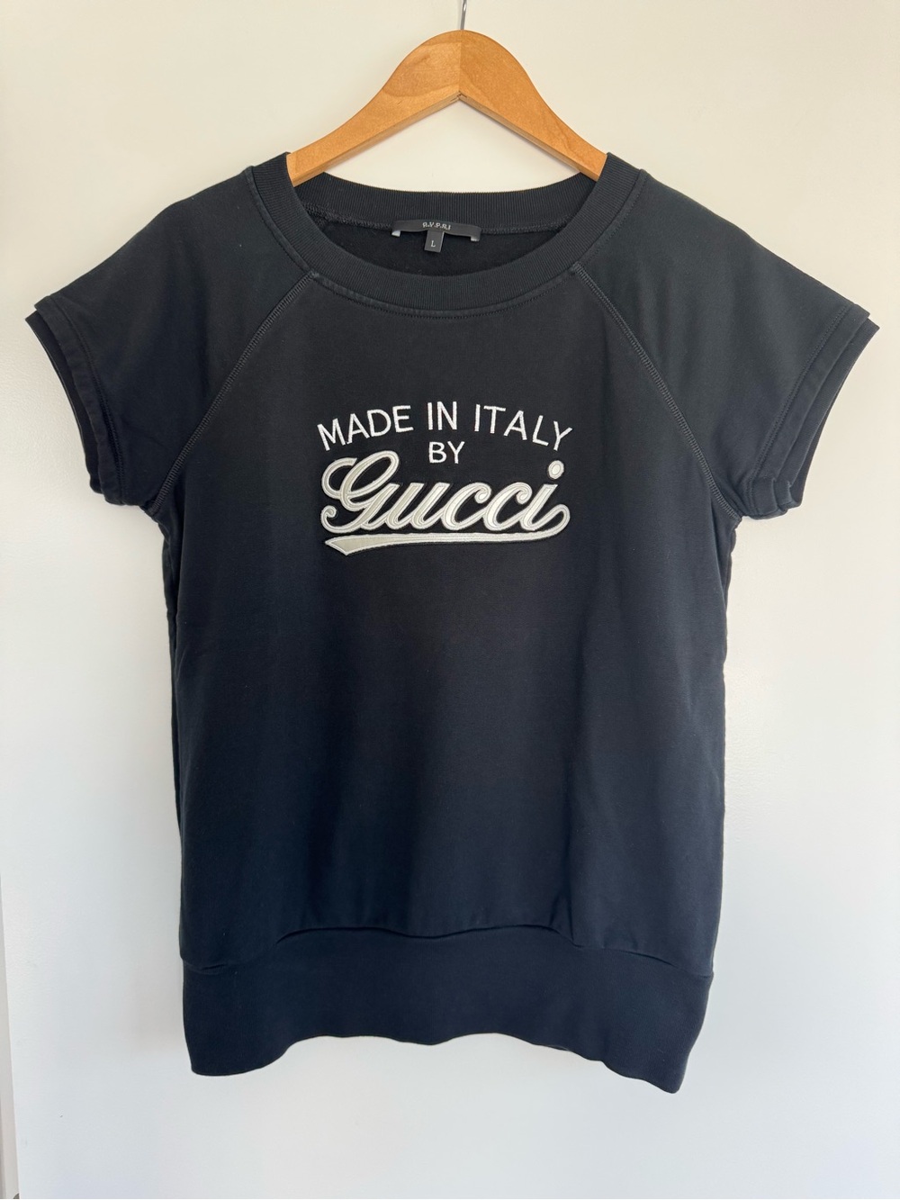 Authentic Gucci shortsleeve black sweatshirt top